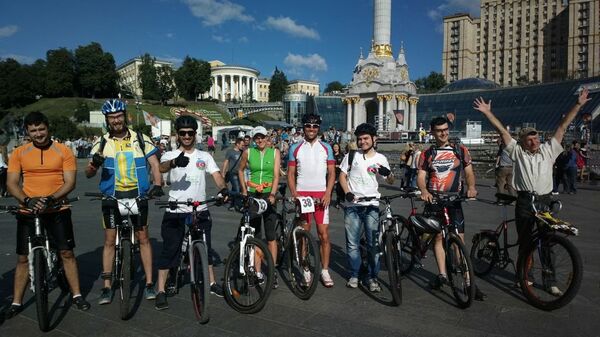 Азербайджанские велосипедисты в рамках велотура «CSR World Velo Tour» - Sputnik Azərbaycan