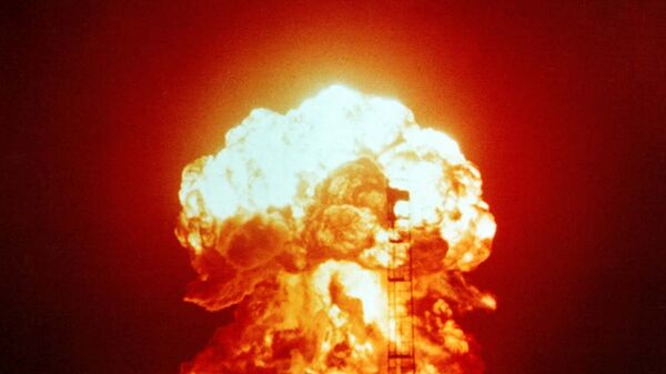 Взрыв ядерной бомбы, фото из архива - Sputnik Азербайджан