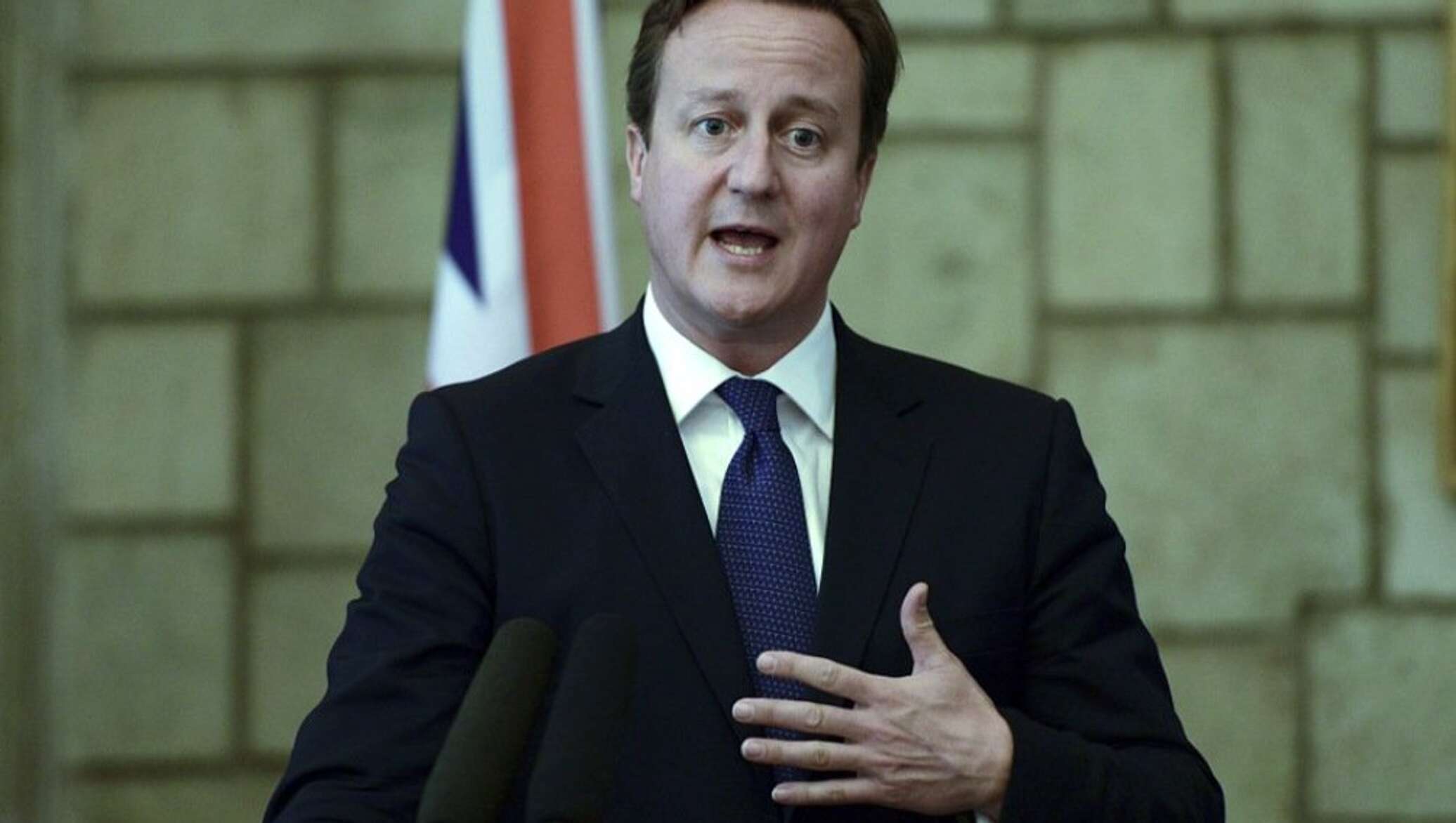 Угрозы великобритании. Премьер Британии Кэмерон. Дэвид Кэмерон. Дэвид Кэмерон премьер-министр. Премьер министр Великобритании.
