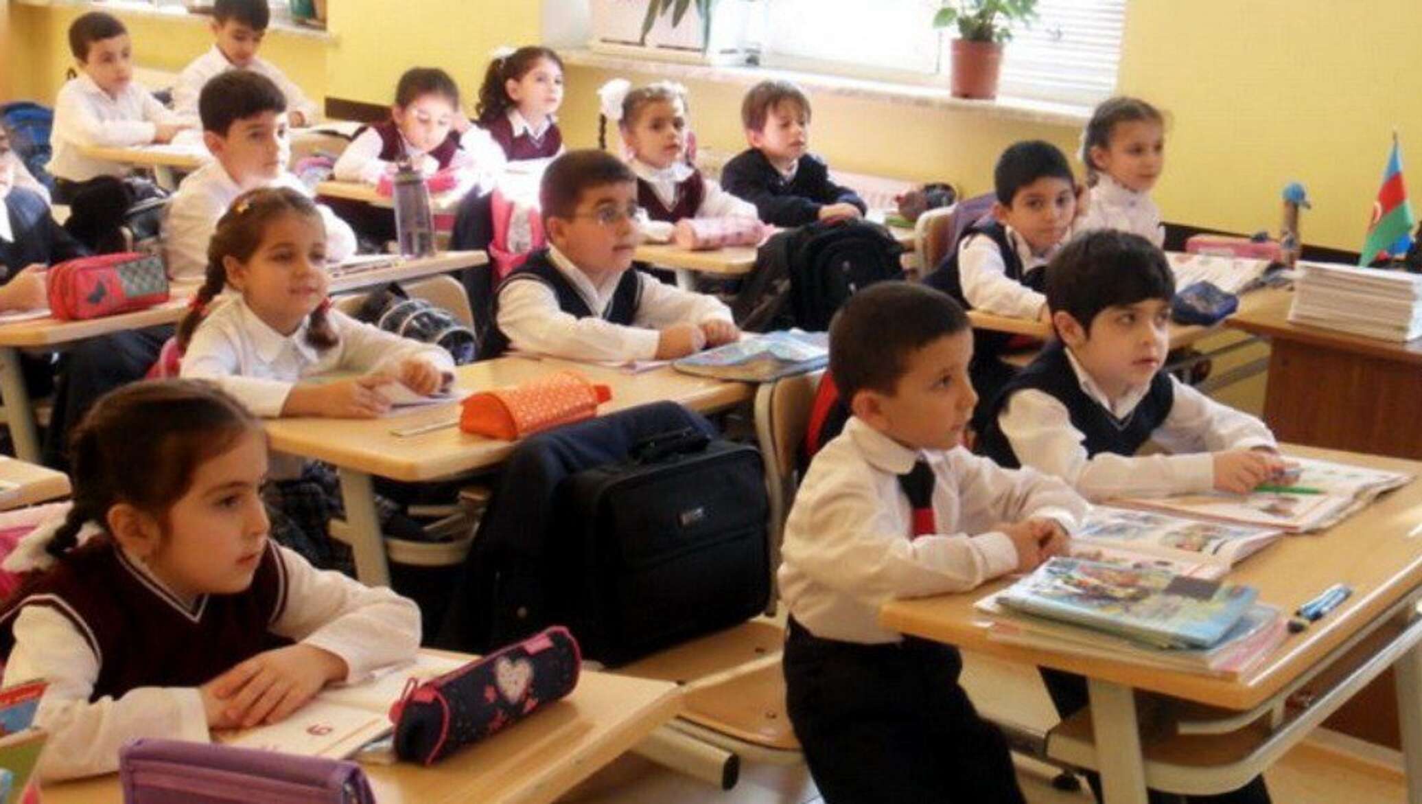 Учатся ли дети во время выборов. Школа переполнена. Образование в Азербайджане. Переполненный класс. Уровень образования в Азербайджане.