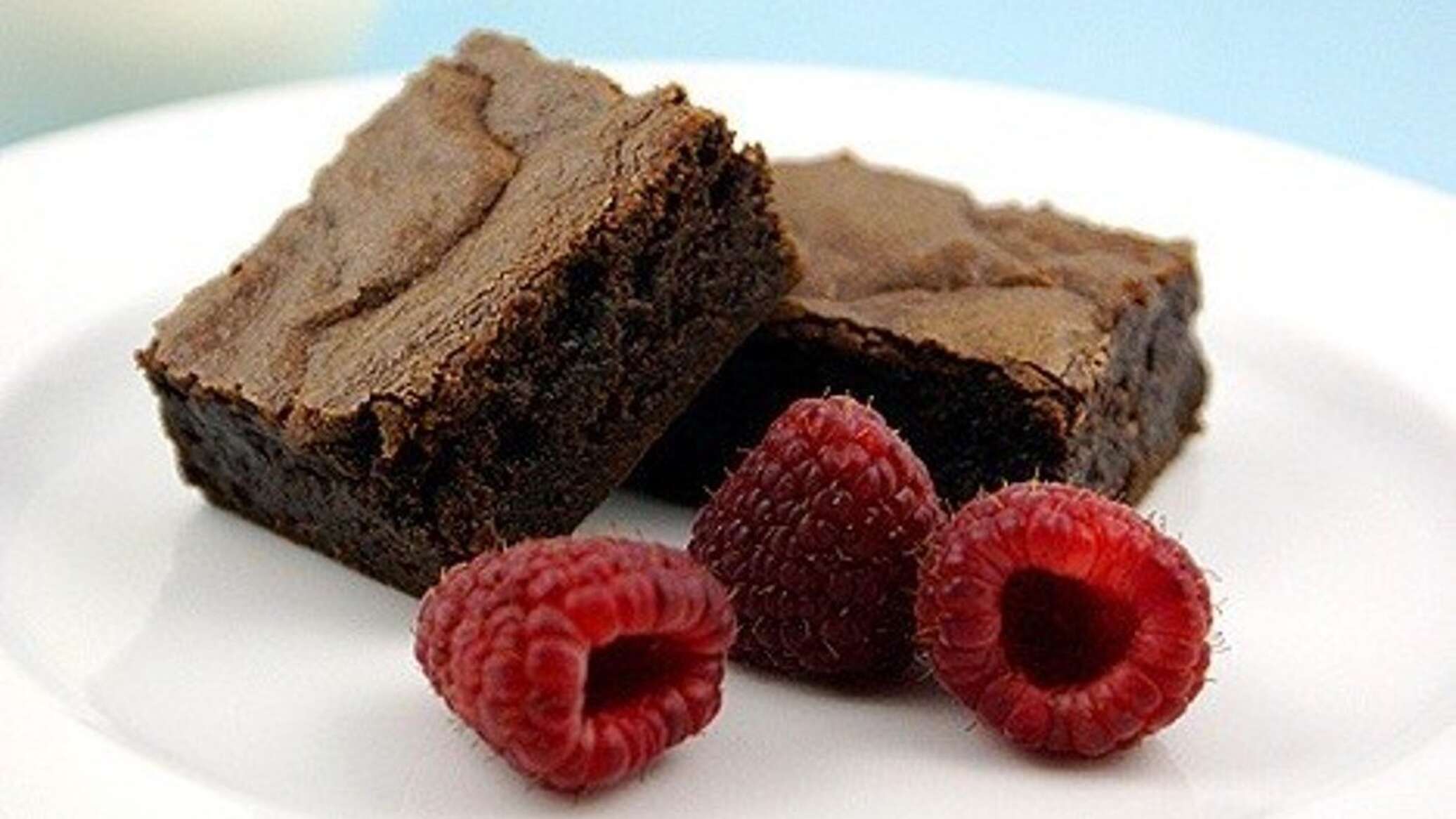 Лучший рецепт шоколадного брауни. Американский десерт Брауни. Кекс Брауни шоколадный. Пирожные Брауни с темным шоколадом. Брауни на английском.