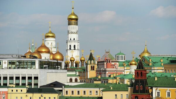View of the Ivan the Great Belfry and the Moscow Kremlin's palaces and churches from the roof of the Lenin Russian State Library, Moscow - Sputnik Azərbaycan