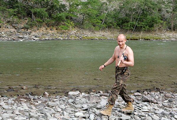 Премьер-министр Японии не зря дарил спиннинг — Путин любит рыбалку Премьер-министр Японии не зря дарил спиннинг — Путин любит рыбалку - Sputnik Азербайджан