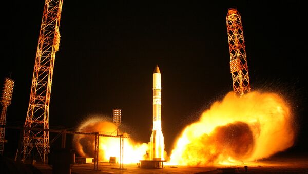 Запуск ракеты-носителя Протон-М со спутником связи Астра-2Е - Sputnik Азербайджан