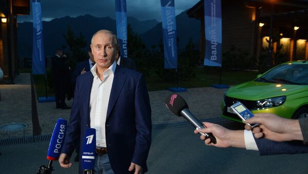 Президент РФ В.Путин принял участие в сессии Международного дискуссионного клуба Валдай - Sputnik Азербайджан