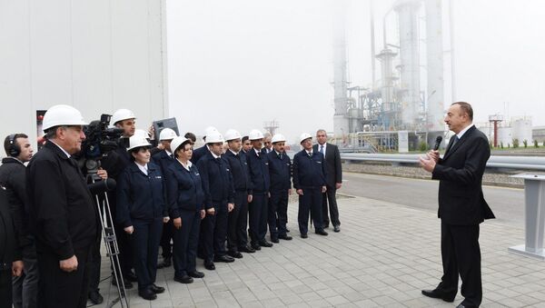 Президент Ильхам Алиев на встрече с коллективом Этилен-пропиленового завода ПО «Азеркимья» в Сумгайыте - Sputnik Азербайджан