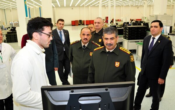 Министр обороны Азербайджана, генерал-полковник Закир Гасанов посетил Казахстан - Sputnik Азербайджан