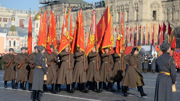 Торжественный марш, посвященный легендарному параду 1941 года - Sputnik Азербайджан