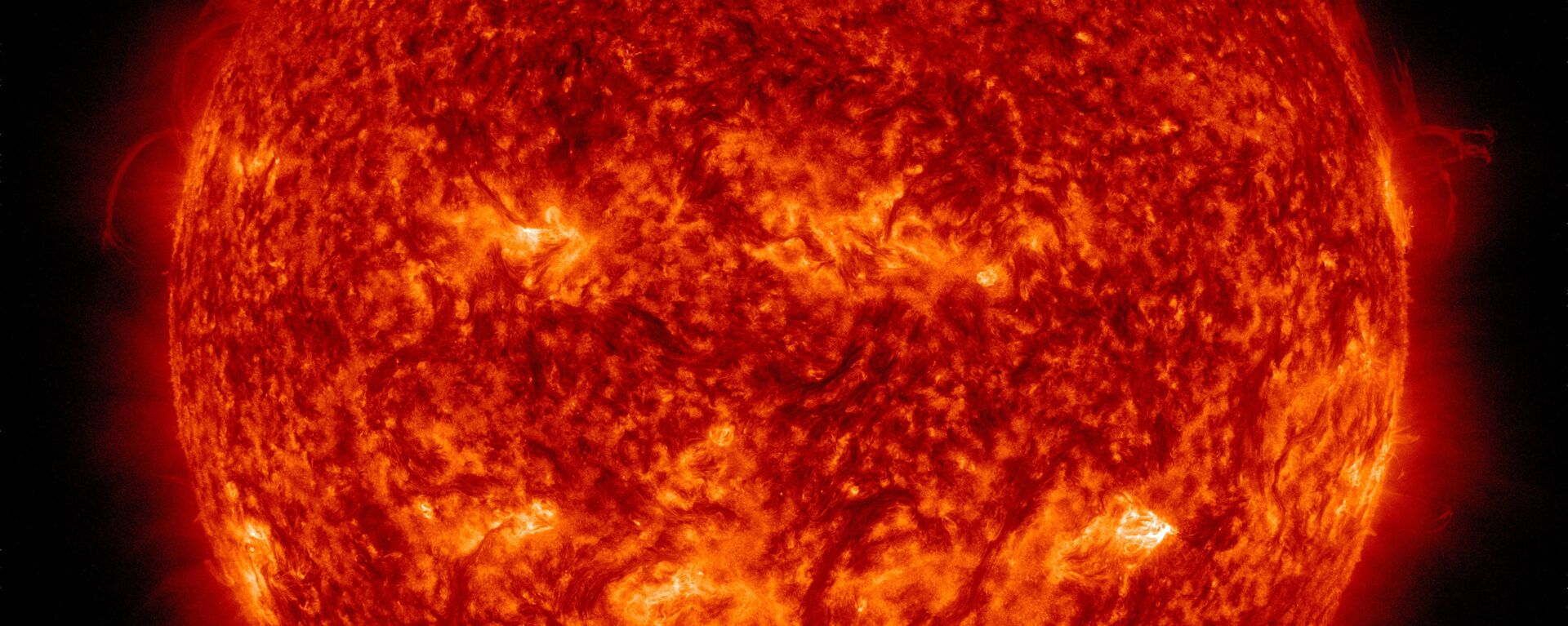 The sun as imaged by the Solar Dynamics Observatory on October 8, 2014 in 304 angstrom extreme ultraviolet light. - Sputnik Азербайджан, 1920, 08.11.2023