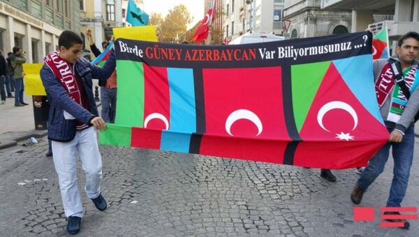 İstanbulda İranda türklərin hüquqlarının pozulmasına qarşı aksiya - Sputnik Azərbaycan