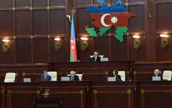Президент Ильхам Алиев на первом заседании Милли Меджлиса (парламента) пятого созыва - Sputnik Азербайджан