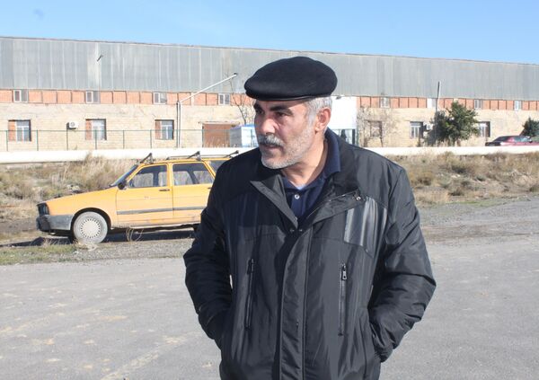 Родственник пропавшего нефтяника: У Халида остались трое маленьких детей. Хоть кто-то думает о них? Родственник пропавшего нефтяника: У Халида остались трое маленьких детей. Хоть кто-то думает о них? - Sputnik Азербайджан