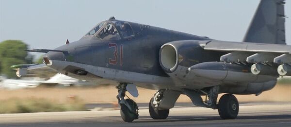 Вылет на боевое задание российского штурмовика Су-25 с авиабазы в Сирии Вылет на боевое задание российского штурмовика Су-25 с авиабазы в Сирии - Sputnik Азербайджан