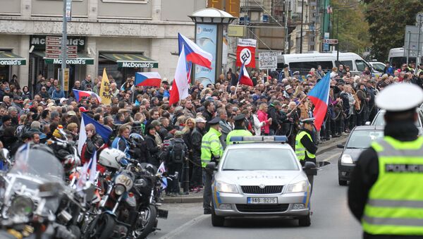 Rallies for and against migrants in Prague - Sputnik Azərbaycan
