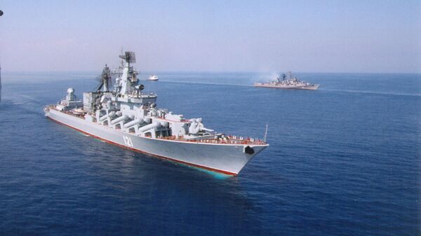 Гвардейский ракетный крейсер Черноморского флота Москва - Sputnik Азербайджан