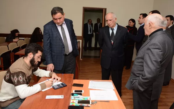 В UNEC проходят встречи под девизом «Знание должно оцениваться прозрачно и объективно» - Sputnik Азербайджан