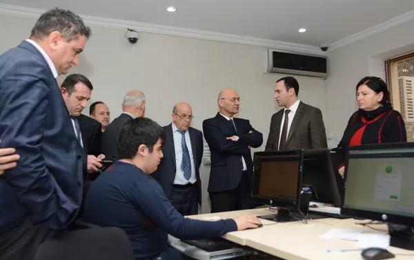 В UNEC проходят встречи под девизом «Знание должно оцениваться прозрачно и объективно» - Sputnik Азербайджан