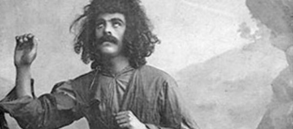 Гусейнкули Сарабский в роли Меджнуна в 1909 году Гусейнкули Сарабский в роли Меджнуна в 1909 году - Sputnik Азербайджан
