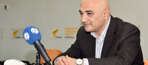Политолог Тофиг Аббасов - Sputnik Азербайджан