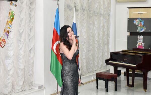 Молодая певица в РИКЦ - Sputnik Азербайджан