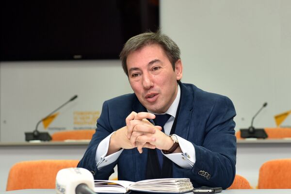 Politoloq İlqar Vəlizadə Politoloq İlqar Vəlizadə - Sputnik Azərbaycan