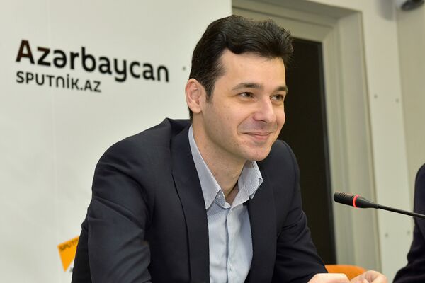 Олег Амирбеков, актер Азербайджанского государственного русского драматического театра Олег Амирбеков, актер Азербайджанского государственного русского драматического театра - Sputnik Азербайджан