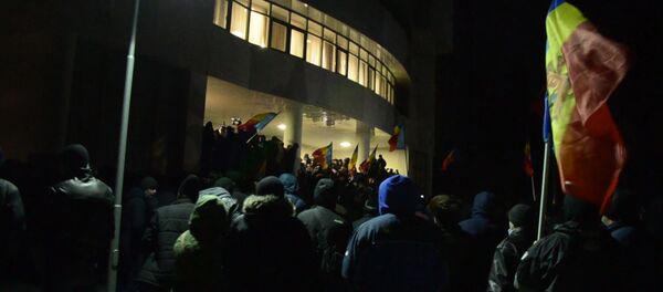 Протесты в Кишиневе: митингующие в здании парламента и нападение на политика - Sputnik Азербайджан