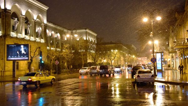 Мокрые от дождя улицы Баку, фото из архива - Sputnik Азербайджан