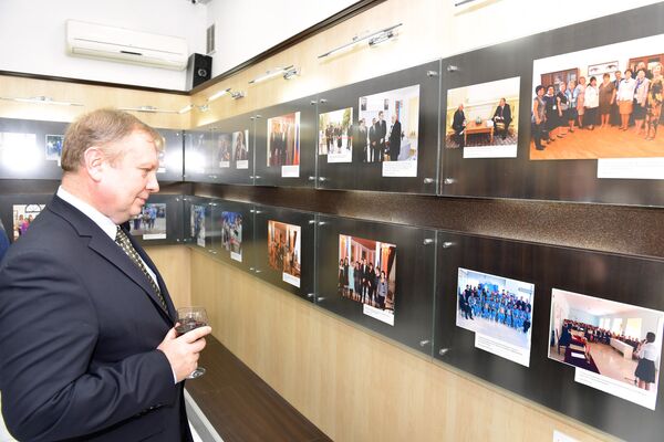 Посол Беларуси в Азербайджане на выставке “Россия – Азербайджан: 2015” - Sputnik Азербайджан
