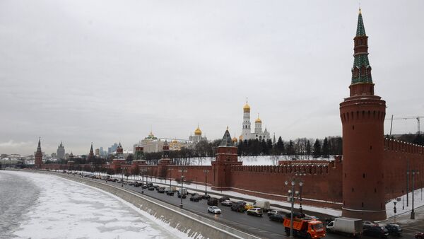 Вид на Московский Кремль с Большого Москворецкого моста - Sputnik Азербайджан