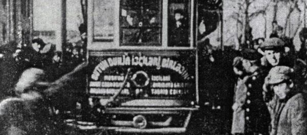 Пуск первого трамвая в Баку. 8 февраля 1924 года - Sputnik Азербайджан