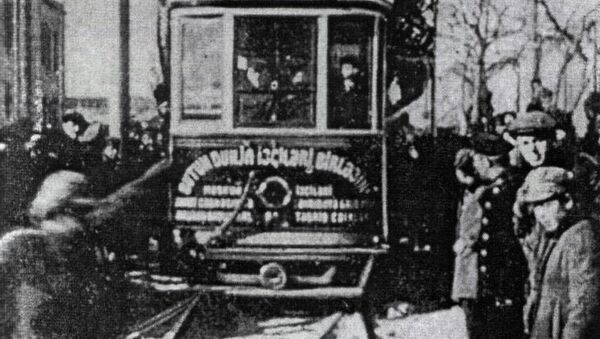 Пуск первого трамвая в Баку. 8 февраля 1924 года - Sputnik Азербайджан