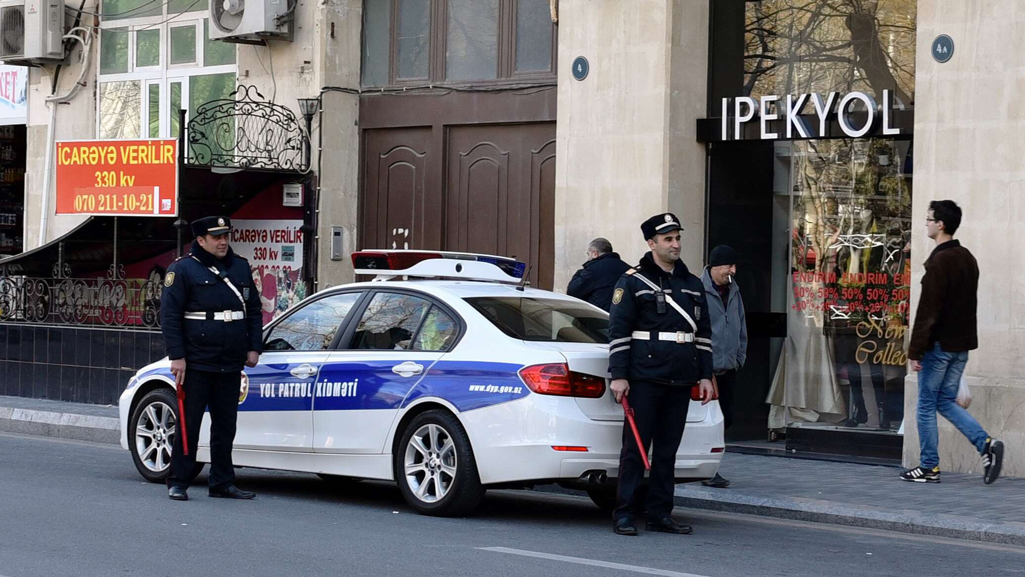 Дорожная полиция: в Баку нет проблем с учебными зонами для вождения -  27.04.2016, Sputnik Азербайджан