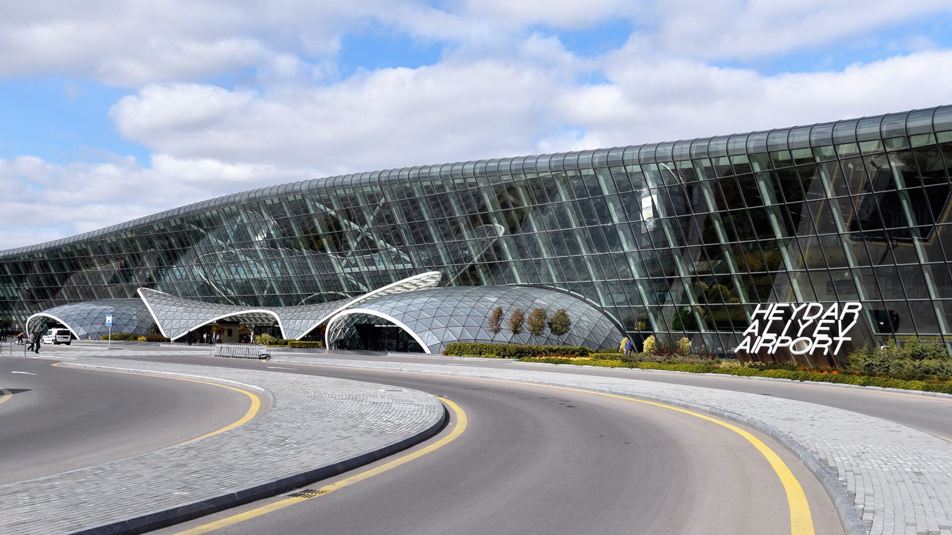 Международный аэропорт Гейдар Алиев в Баку - Sputnik Азербайджан, 1920, 05.06.2023