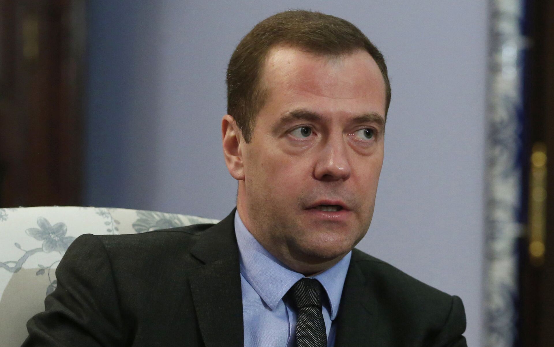 Медведев экономика. Самые красивые министры России. Медведев интервью. Самый молодой министр в России. Интервью премьер министра