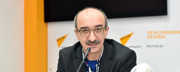 Азад Исазаде, психолог Азад Исазаде, психолог - Sputnik Азербайджан