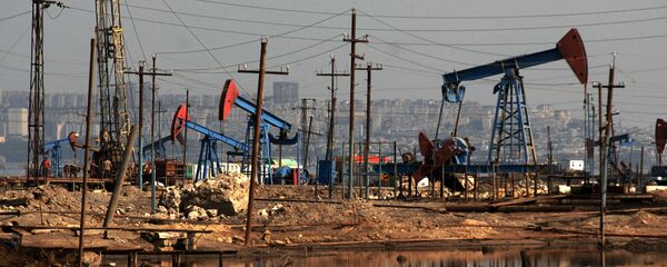 Нефтяные насосы на Баилово, Баку - Sputnik Азербайджан