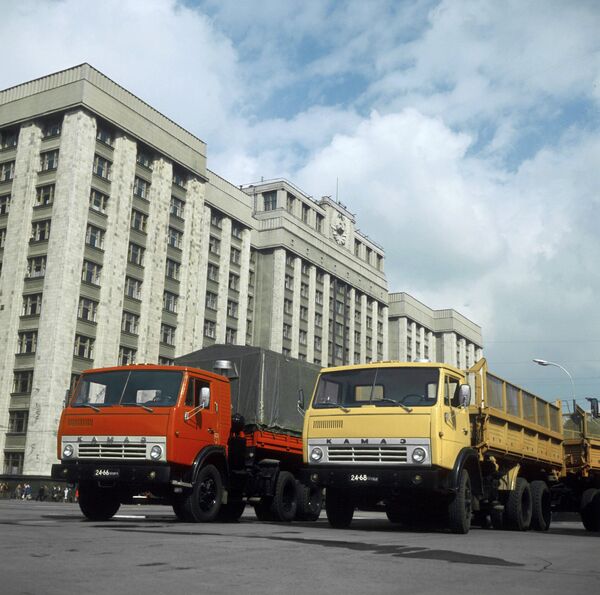 Автомобили КАМАЗ 1974 года производства Автомобили КАМАЗ 1974 года производства - Sputnik Азербайджан