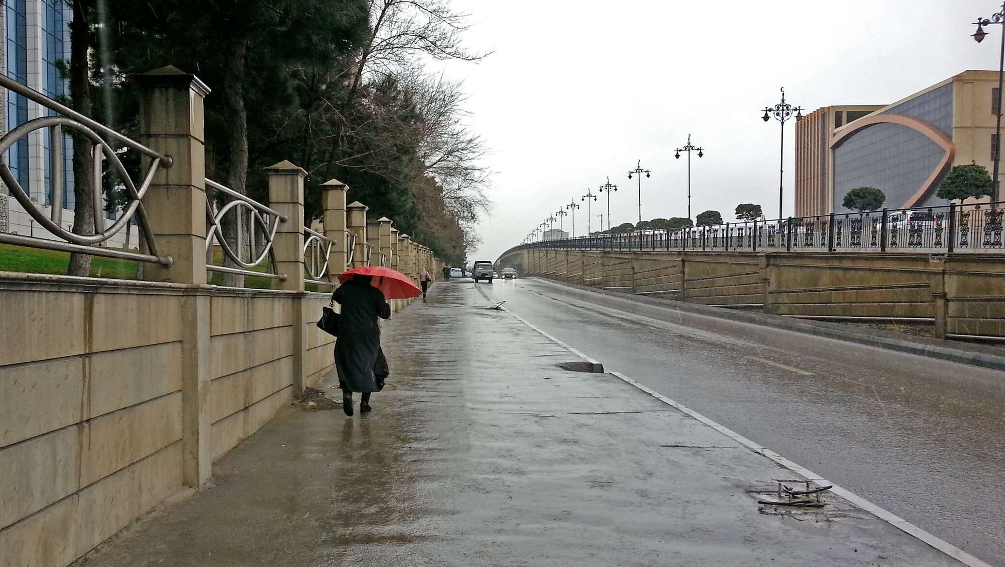 Погода в азербайджане в апреле. Дождь в Баку. Дождь в Азербайджане. Фото Баку дождь. Жизнь в Азербайджане.
