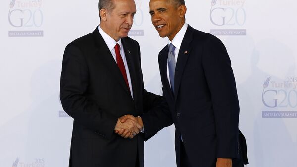 Türkiyə prezidenti Rəcəb Tayyib Ərdoğanla ABŞ prezidenti Barak Obamanın görüşü. Arxiv şəkli - Sputnik Azərbaycan