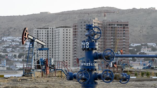 Нефтяной насос в Баку. Архивное фото - Sputnik Азербайджан
