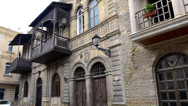 Старые дома постепенно реставрируют – они начинают играть новыми красками - Sputnik Азербайджан