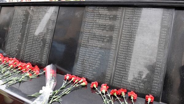 Церемония почтения памяти жертв Ходжалинской трагедии - Sputnik Azərbaycan
