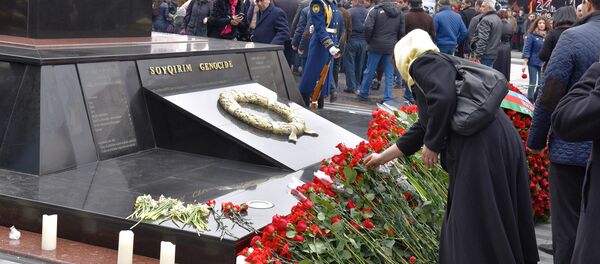 Церемония почтения памяти жертв Ходжалинской трагедии - Sputnik Азербайджан