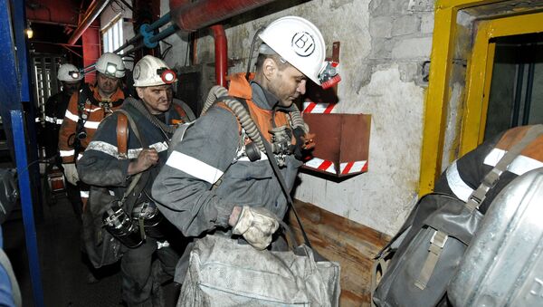 Горноспасатели в шахте Северная в Воркуте. Архивное фото - Sputnik Азербайджан