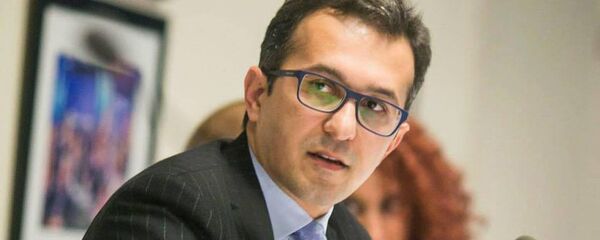 Заместитель руководителя аппарата Госкомитета по работе с диаспорой Рамин Мамедов - Sputnik Азербайджан