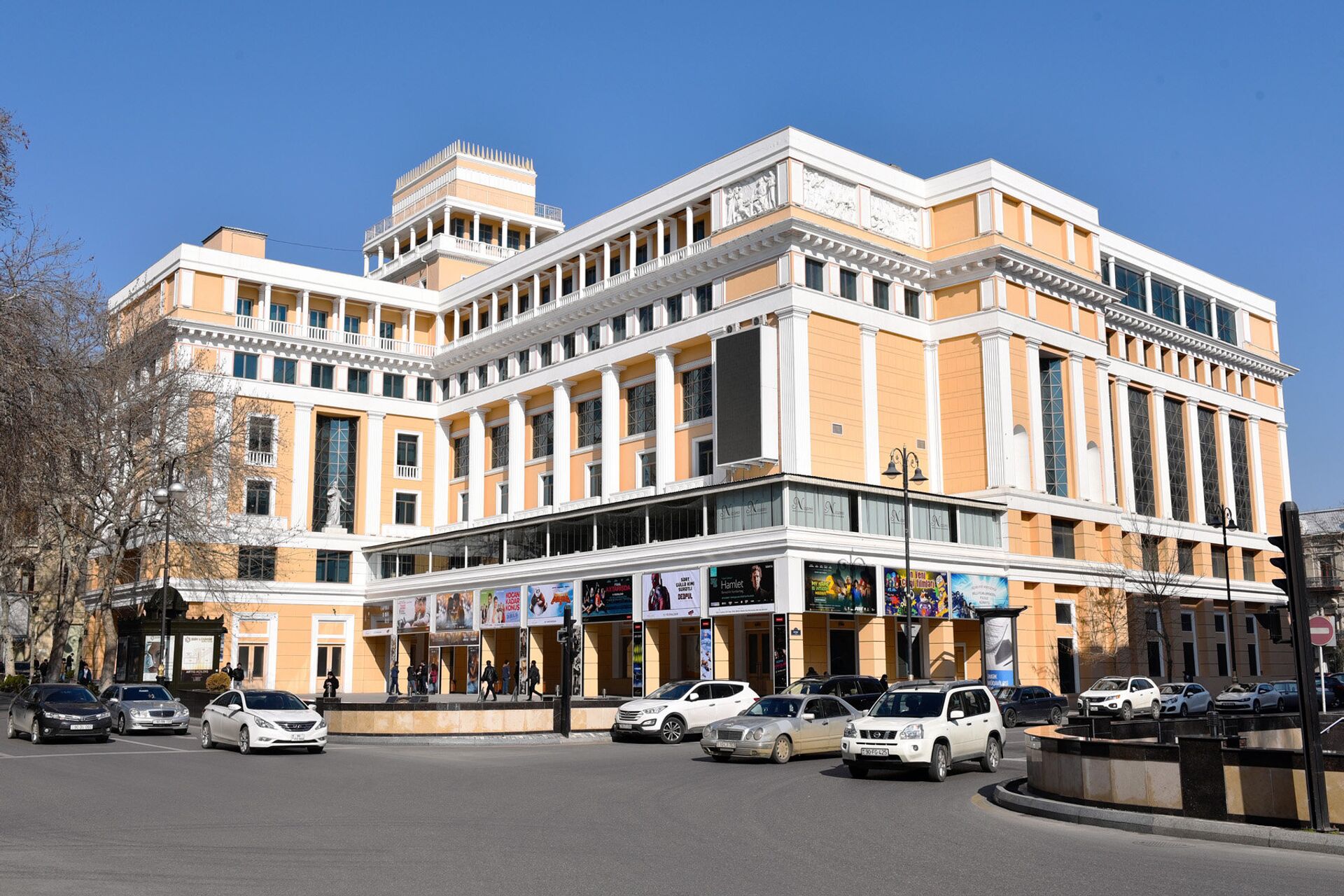 Здание центра кино Низами в Баку - Sputnik Azərbaycan, 1920, 06.05.2023