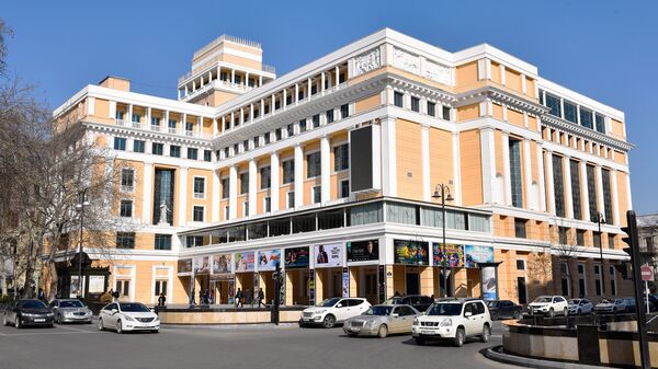 Здание центра кино Низами в Баку - Sputnik Азербайджан