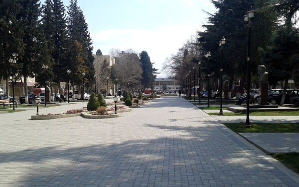 По всему парку разбросаны маленькие магазинчики и газетные киоски - Sputnik Азербайджан