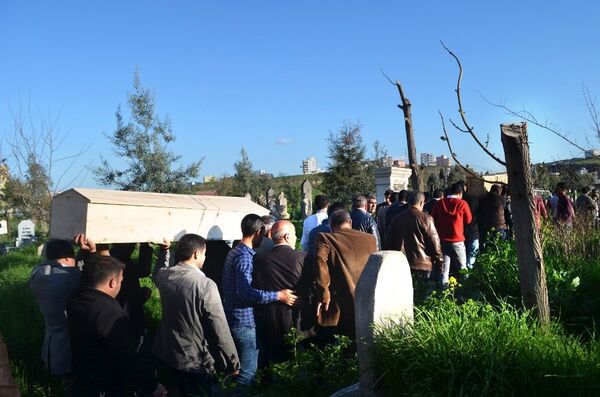 Только вчера в Джизре было похоронено четыре человека - Sputnik Азербайджан